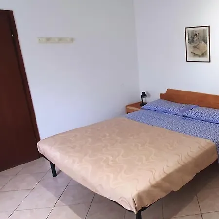 Cecillia Mare Apartments Rovinj Exterior photo