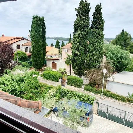 Cecillia Mare Apartments Rovinj Exterior photo