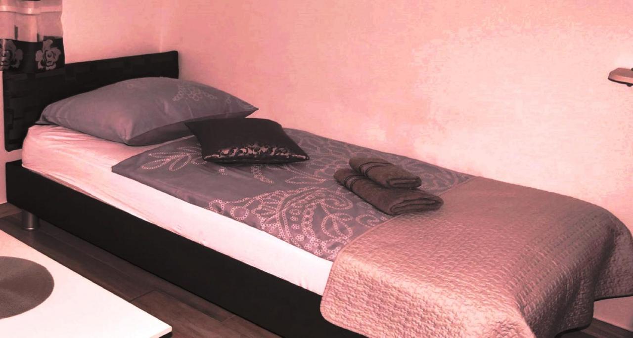 Cecillia Mare Apartment *