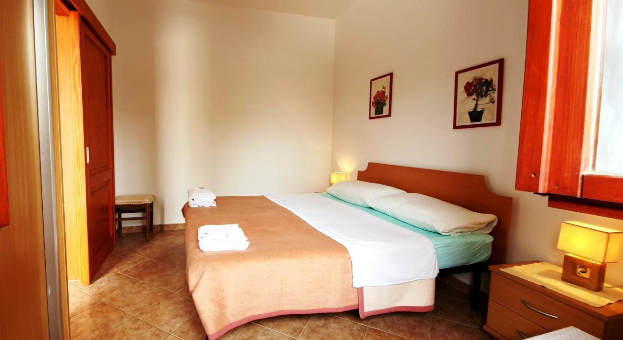Cecillia Mare Apartament *