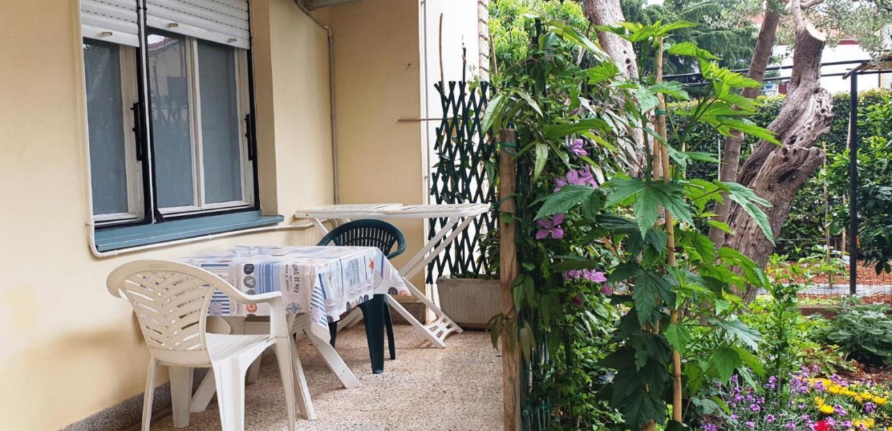 Cecillia Mare Apartament *